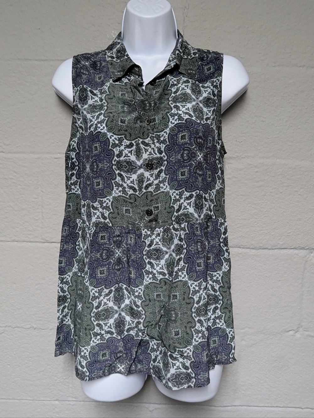 Equipment Femme Silk Blouse Size S Popover Sleeveless